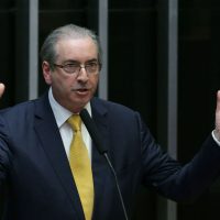 Quitan escaño por escándalos de corrupción al promotor del juicio político a Rousseff
