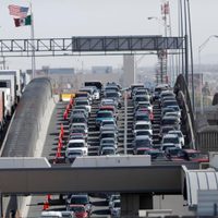 Muchos estadunidenses creen que migrantes contribuyen a economía, pero preocupan riesgos