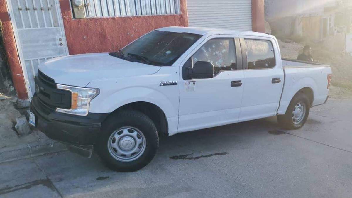 La camioneta en la que viajaba el agente