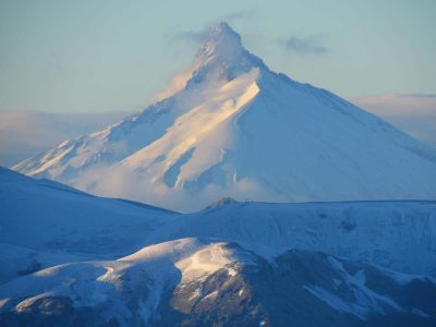 Alerta en la cordillera: detectaron un movimiento sísmico en un volcán chileno