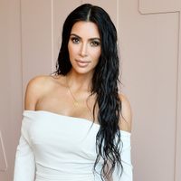 ¡En plena cuarentena! Así atiende Kim Kardashian el teléfono. ¡Paraliza!