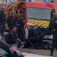 Un muerto y dos heridos acuchillados en un ataque terrorista en Mulhouse, Francia