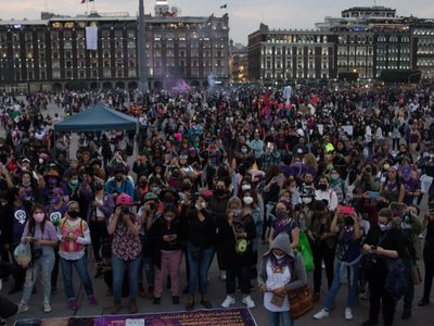 Marcha del 25N congregó a mil 500 personas en la CDMX; hubo 17 heridos