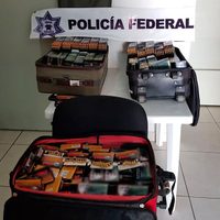 Policías federales detienen a sujeto con 9 mil cartuchos útiles en autobús en Sinaloa