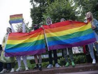 Autoridades rusas piden a Corte Suprema declarar "movimiento" LGBTQ como extremista
