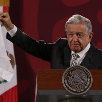 AMLO denuncia presiones para "descarrilar" investigación del caso Ayotzinapa