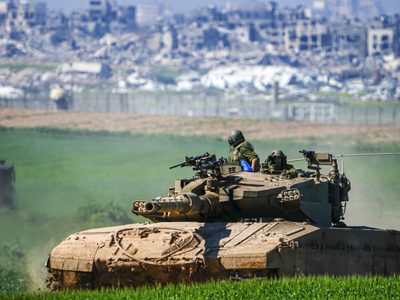 Ejército israelí dice haber rescatado a dos rehenes en la Franja de Gaza