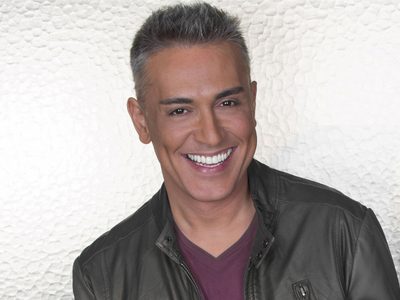 Inesperado: Kiko Hernández recibe un beso durante la transmisión de “Sálvame”