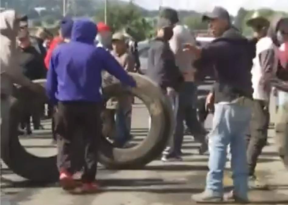 El bloqueo carretero intermitente en la federal México-Cuernavaca