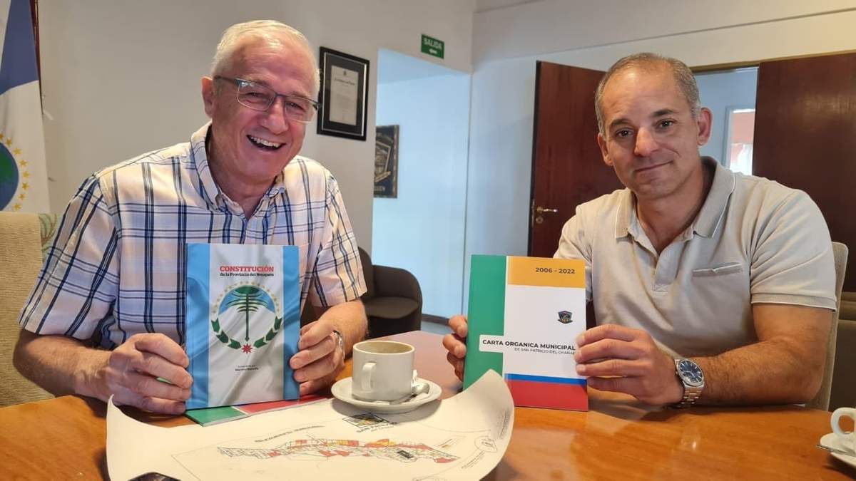 Pancho Baggio y Leandro Bertoya, intendente de San Patricio del Chañar. Fuente: (Twitter)