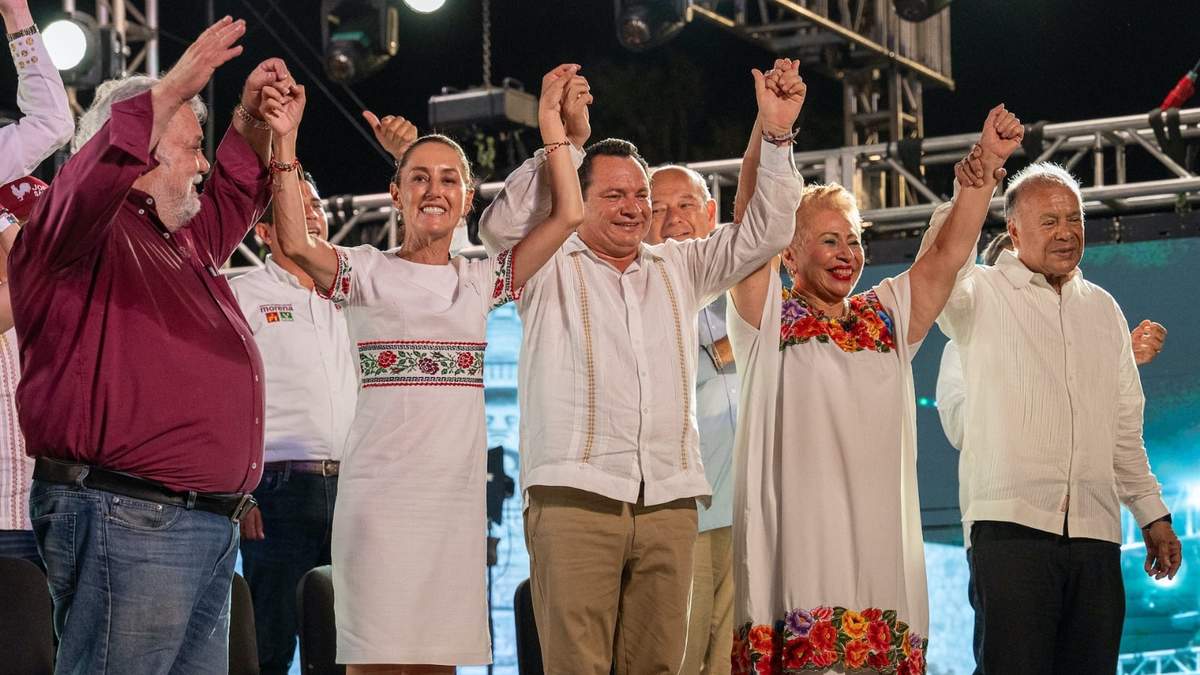 La candidata presidencial morenista atestiguó la declinación