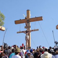 Histórica representación del Viacrusis en Iztapalapa con nazarenas y 2.1 millones de asistentes