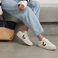 Las zapatillas más cómodas y cancheras que podés usar para ir al trabajo o salir con amigas: mirá cómo combinarlas