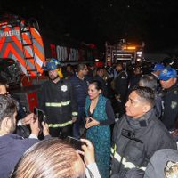 Sandra Cuevas se encara con afectados del incendio en Buenavista