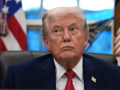 Trump anuncia aranceles contra países que envíen petróleo a Cuba