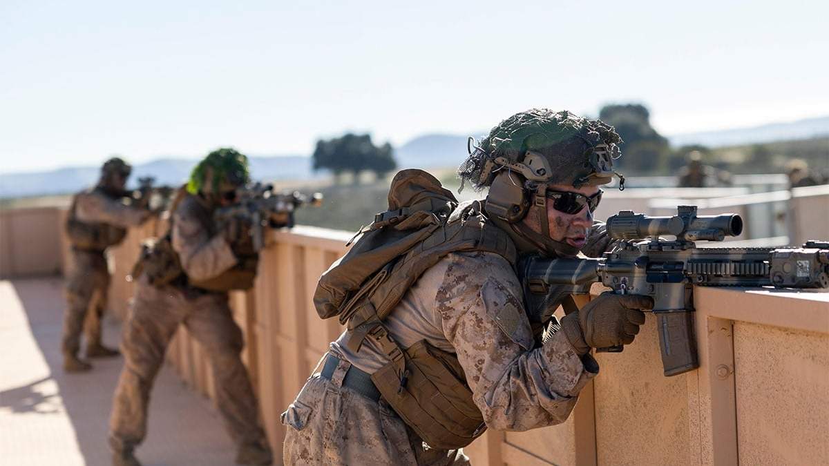 Los marines reforzarán los controles pero básicamente no pueden hacer mucho contra la migración en la frontera.