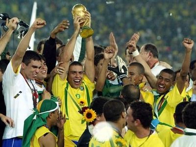 Ronaldo Nazário: vida y “muerte” /II
