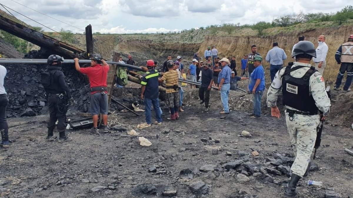 Elementos de la Guardia Nacional también apoyan las labores de emergencia tras el derrumbe de la mina