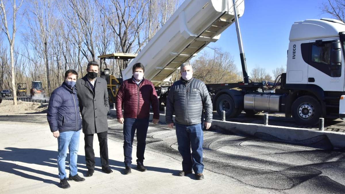 El intendente Mariano Gaido recorrió las obras del Paseo Limay. Fuente: (Twitter)