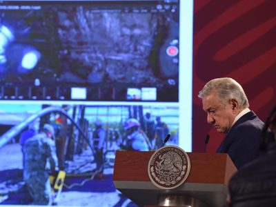 A más tardar el jueves entrarán buzos y rescatistas a la mina en Coahuila: AMLO