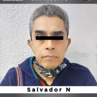 Dejó que un sujeto tocara a su hija de 12 a cambio de un celular; madre y abusador están detenidos