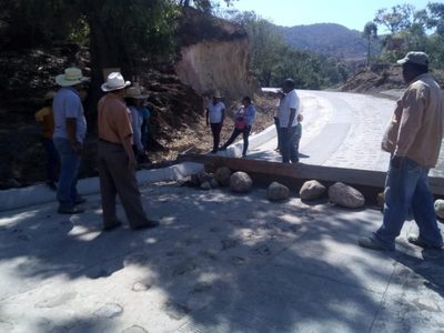 Para despojarlos de sus tierras, declaran muertos a más de mil comuneros... que están vivos