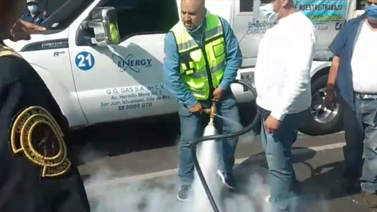 Un repartidor liberó gas frente a policías de la CDMX