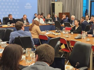 Rolando Figueroa participó en sesión clave para el avance del proyecto de promoción del GNL