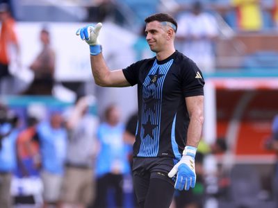 Dibu Martínez celebró su cumpleaños: los jugadores de la selección argentina que lo visitaron