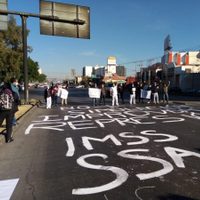 Bloquean Vallejo por influyentismo en vacuna covid-19 y en apoyo a doctora De Cosio
