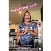 Causa polémica en TikTok una madre que paga 1 dólar diario a su hijo por hacer tareas