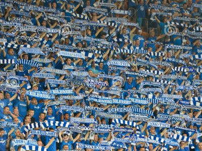 La insólita y polémica bandera de Pablo Escobar en el fútbol de Polonia