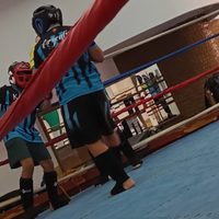 Polémica en Plaza Huincul: la Escuela de Box ahora tiene dos nombres