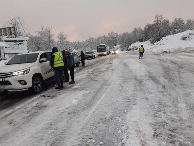 Emiten una nueva alerta por nevadas y viento intenso en la cordillera de Neuquén