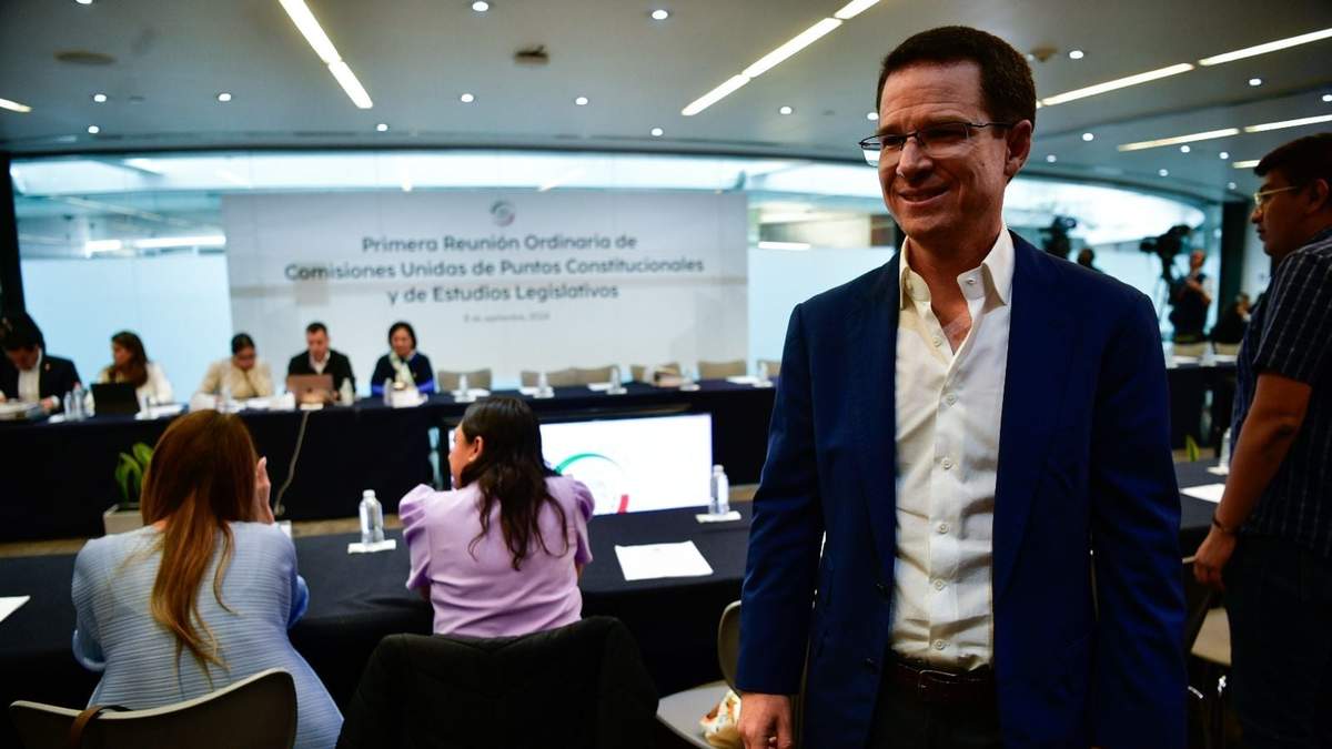 Ricardo Anaya en la reunión de comisiones