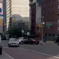 Persecución automovilística en Nueva York termina en robo de 20 mil dólares (Video)