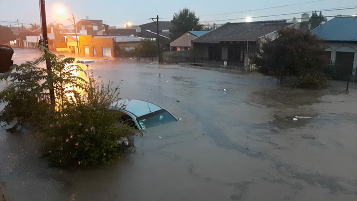 Feroz temporal en Bahía Blanca. Fuente: (X)