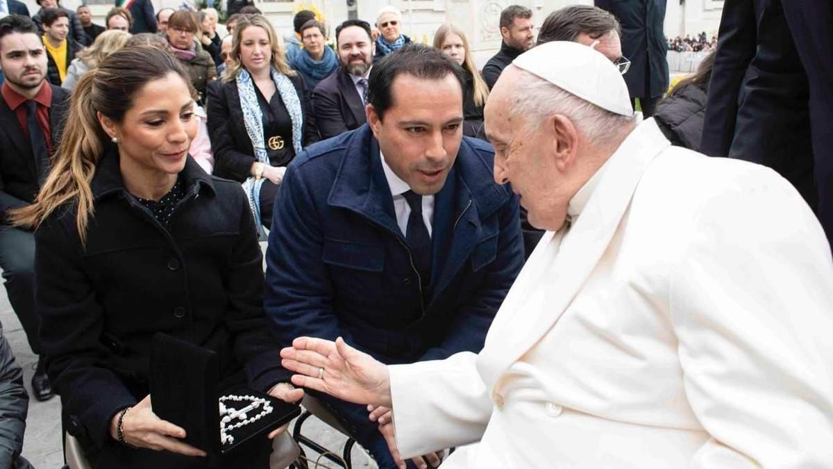 El Gobernador Mauricio Vila Dosal saludó al Papa Francisco