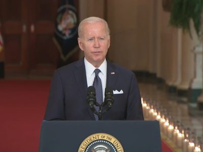 “Hagamos algo para restringir la venta de armas semiautomáticas”, clama Biden al Capitolio