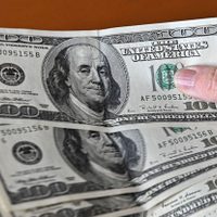 El dólar oficial sigue con tendencia a la baja