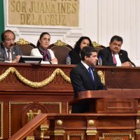 Sheinbaum recibe espaldarazos y advertencias sobre el 'poder absoluto” en el Congreso
