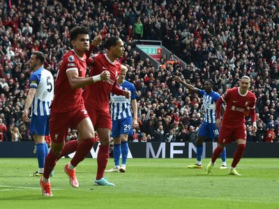 Liverpool se apodera del liderato de la Liga Premier
