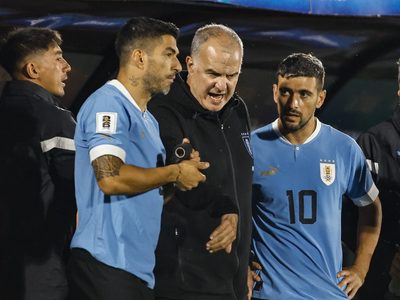 "Hipócrita": contundente crítica a Luis Suárez tras su cruce con Marcelo Bielsa