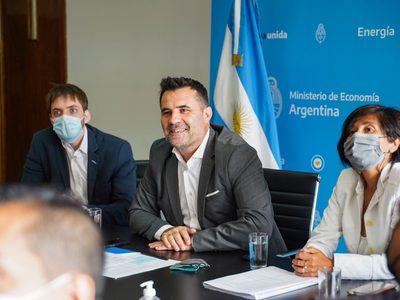 Darío Martínez oficializó una inversión millonaria para obras de gas en Córdoba