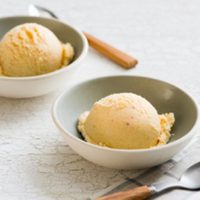 Helado de durazno con cobertura de chocolate: una receta rica, fit y perfecta para refrescarte del calor