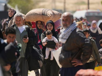 Israel ataca el sur de Gaza y ordena evacuaciones mientras los muertos palestinos pasan de 50 mil