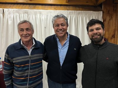 Figueroa acompañó a sus candidatos a intendente en el recorrido por Loncopué y Caviahue - Copahue