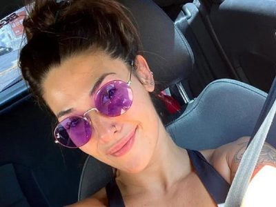 Desde la pileta, Ivana Nadal se despidió del verano y marcó tendencia con esta microbikini