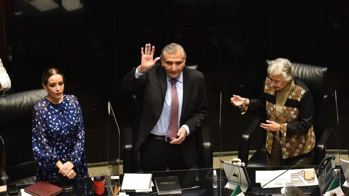 Adán Augusto López durante su comparecencia en el Senado