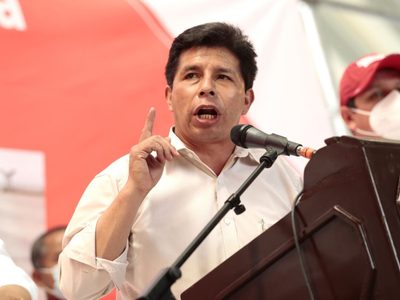 El Congreso de Perú aprobó una moción que exhorta al presidente Pedro Castillo a renunciar